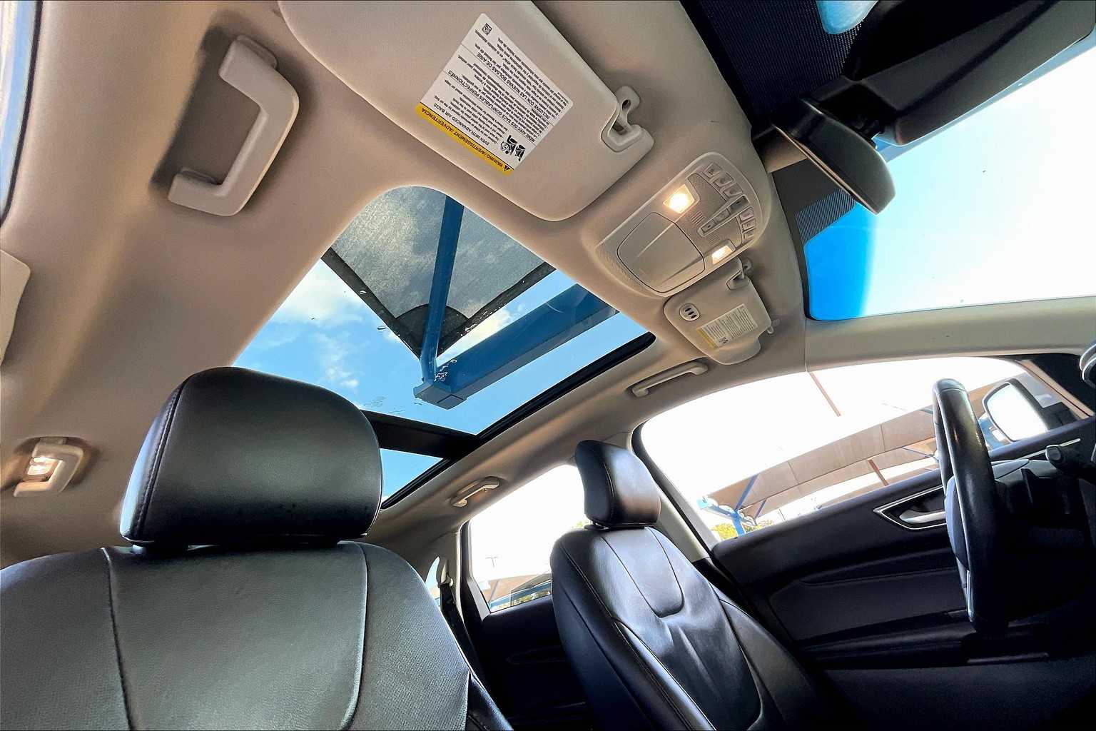 2017 Ford Edge Titanium photo 12
