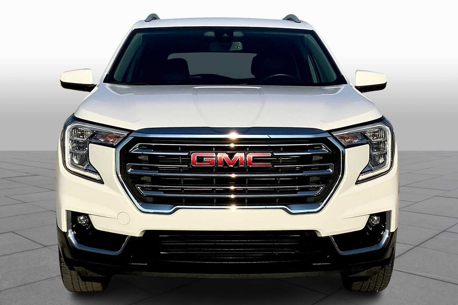 2024 Gmc Terrain SLT photo 2