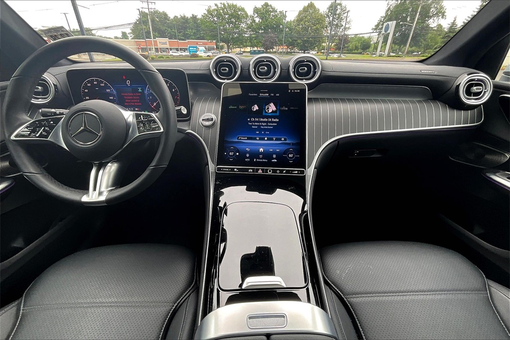 2025 Mercedes Benz GLC 300 4MATIC photo 14