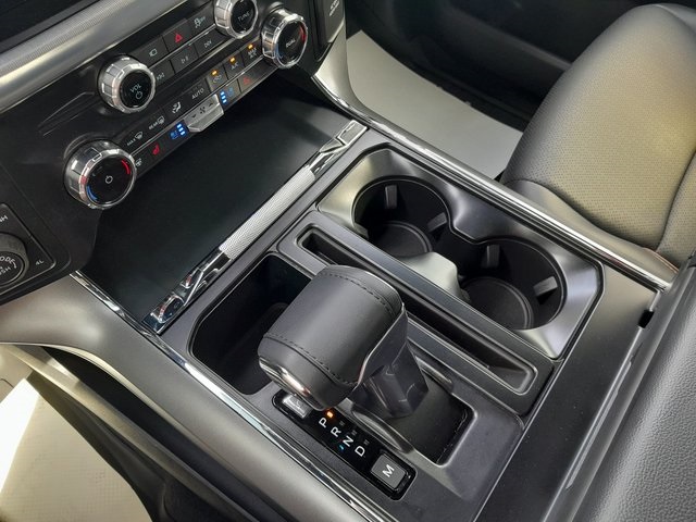 2025 Ford F-150 Lariat photo 25