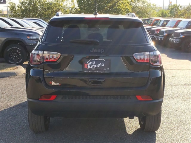 2026 Jeep Compass Latitude photo 6