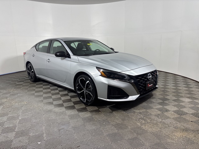 2024 Nissan Altima SR