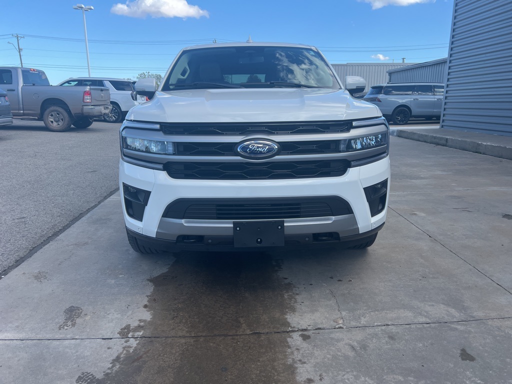 2022 Ford Expedition MAX XLT photo 2