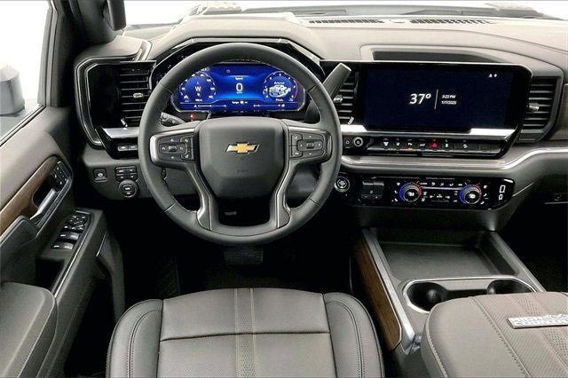 2025 Chevrolet Silverado 3500HD High Country photo 15