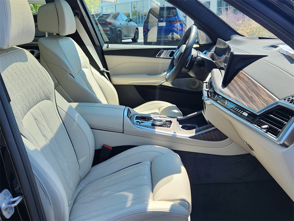 2025 Bmw X7 M60i photo 18