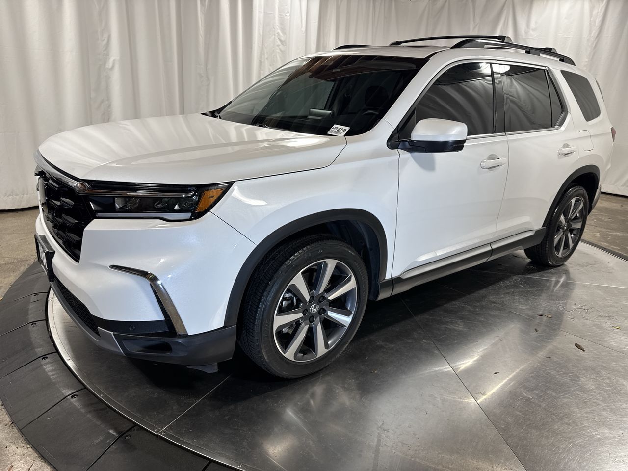 2023 Honda Pilot Touring's photo