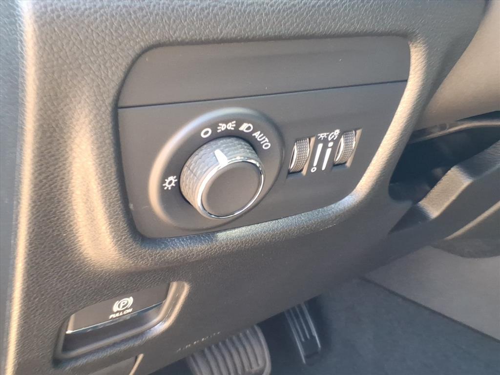 2025 Jeep Grand Cherokee Laredo X photo 4