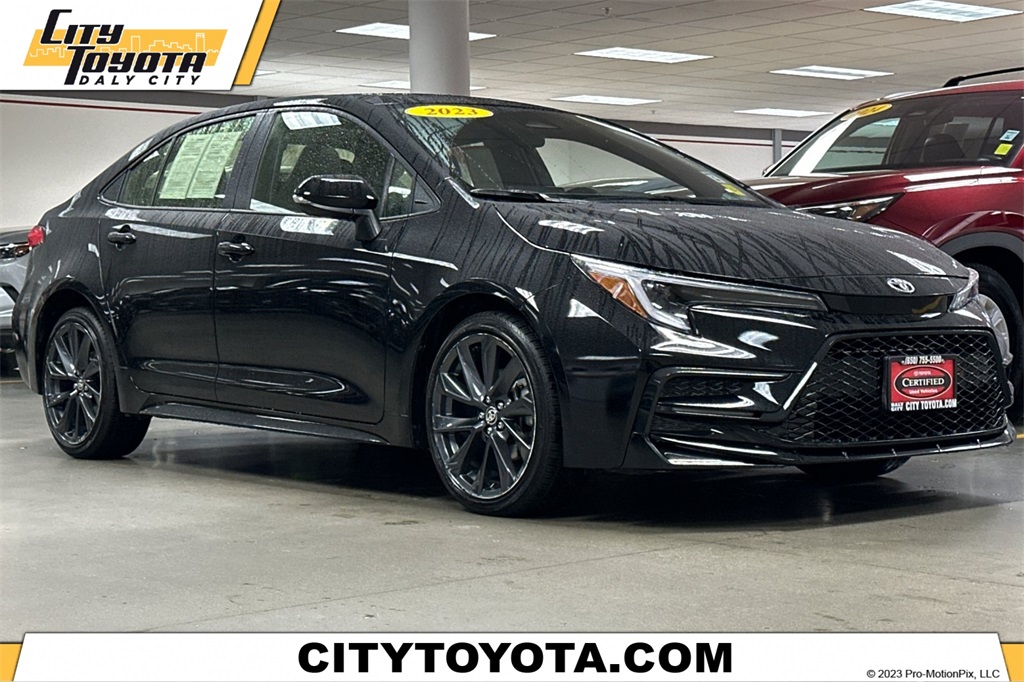 2023 Toyota Corolla SE's photo