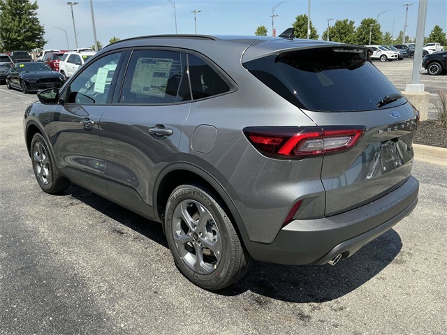 2025 Ford Escape ST-Line photo 3