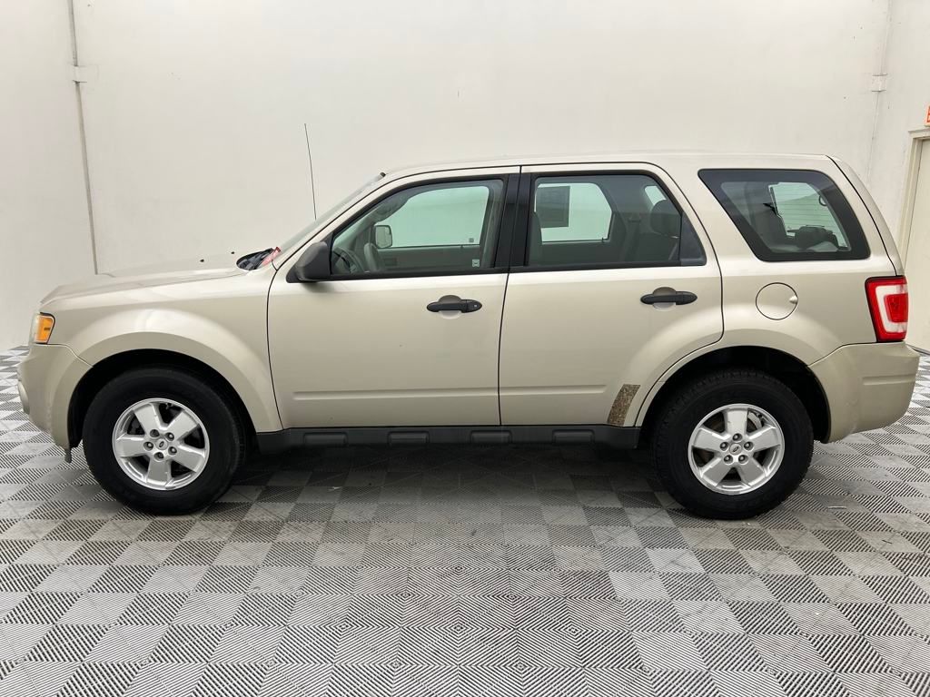 2010 Ford Escape XLS photo 7