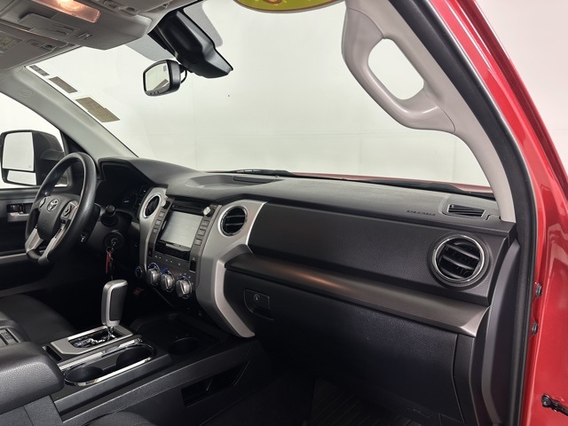 2018 Toyota Tundra SR5 CrewMax photo 13