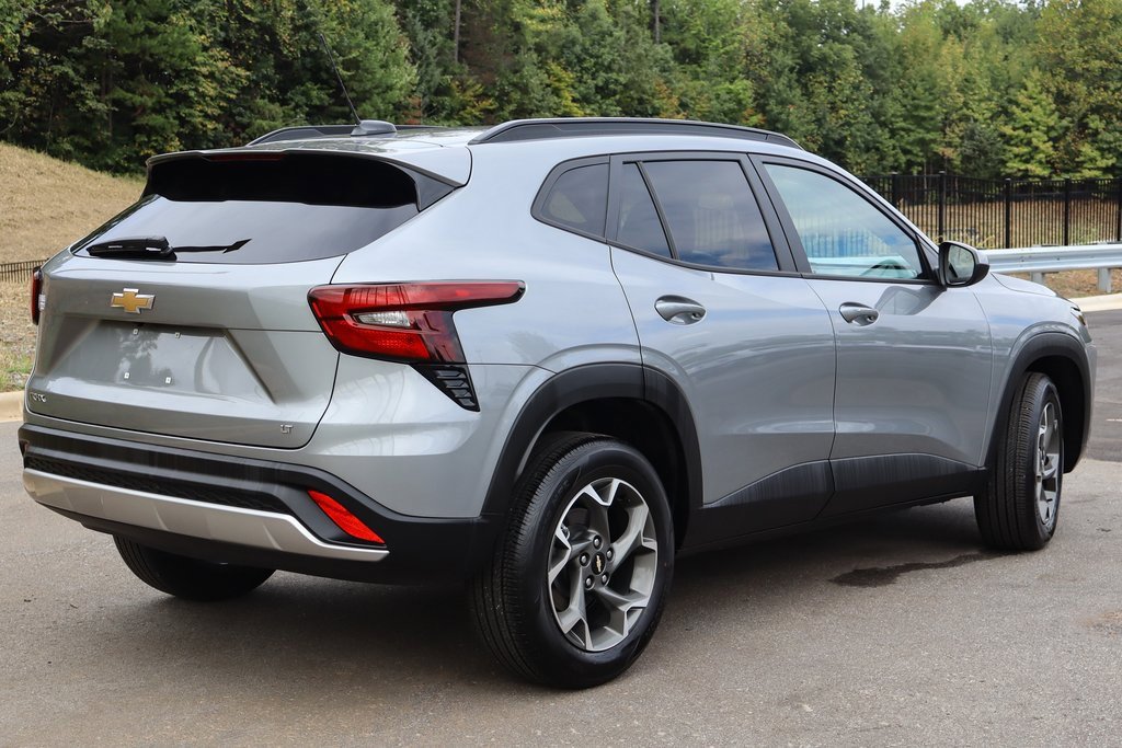2024 Chevrolet Trax LT photo 7