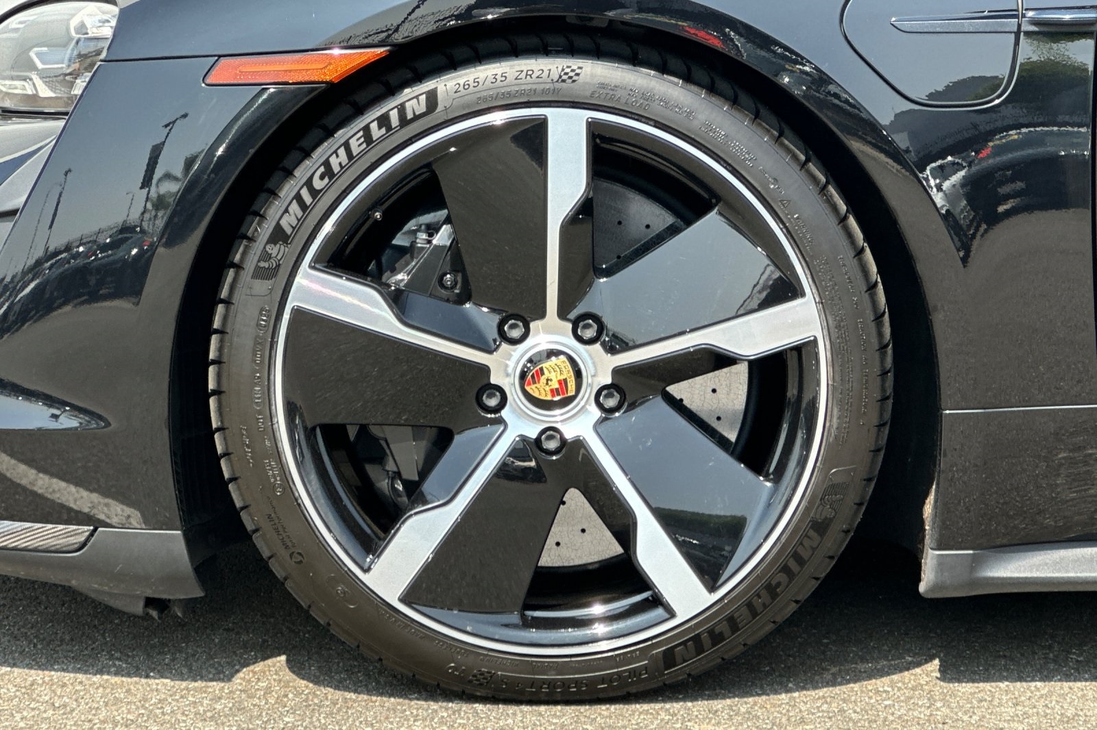2021 Porsche Taycan Turbo S photo 29
