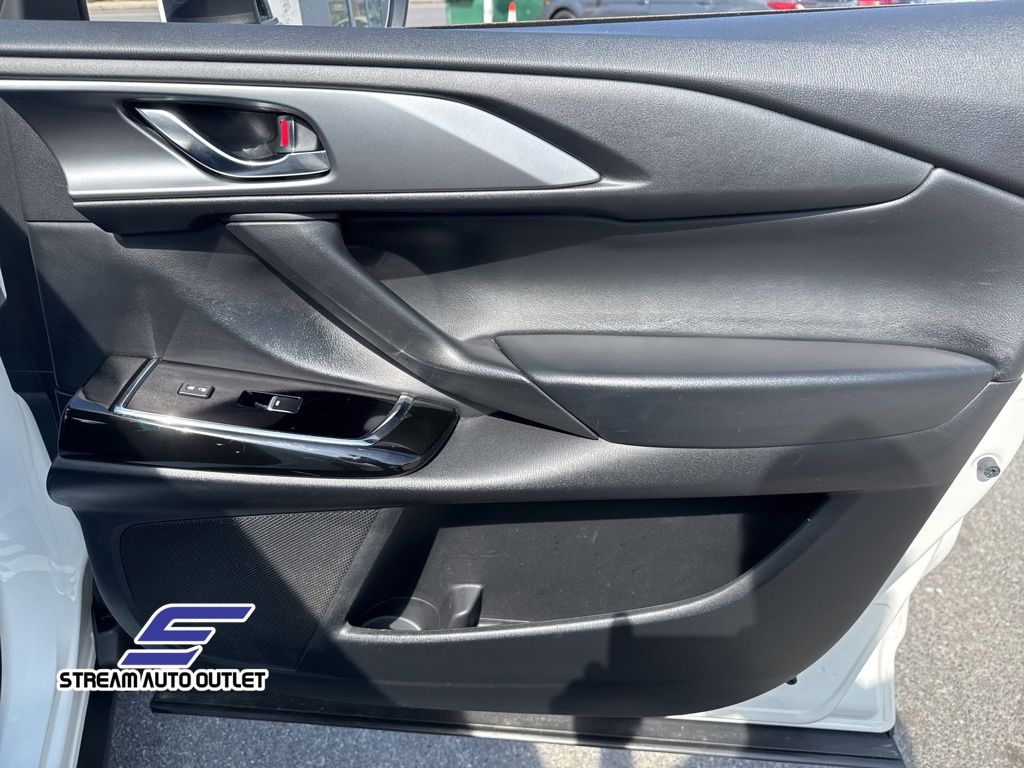 2023 Mazda CX-9 Touring photo 37