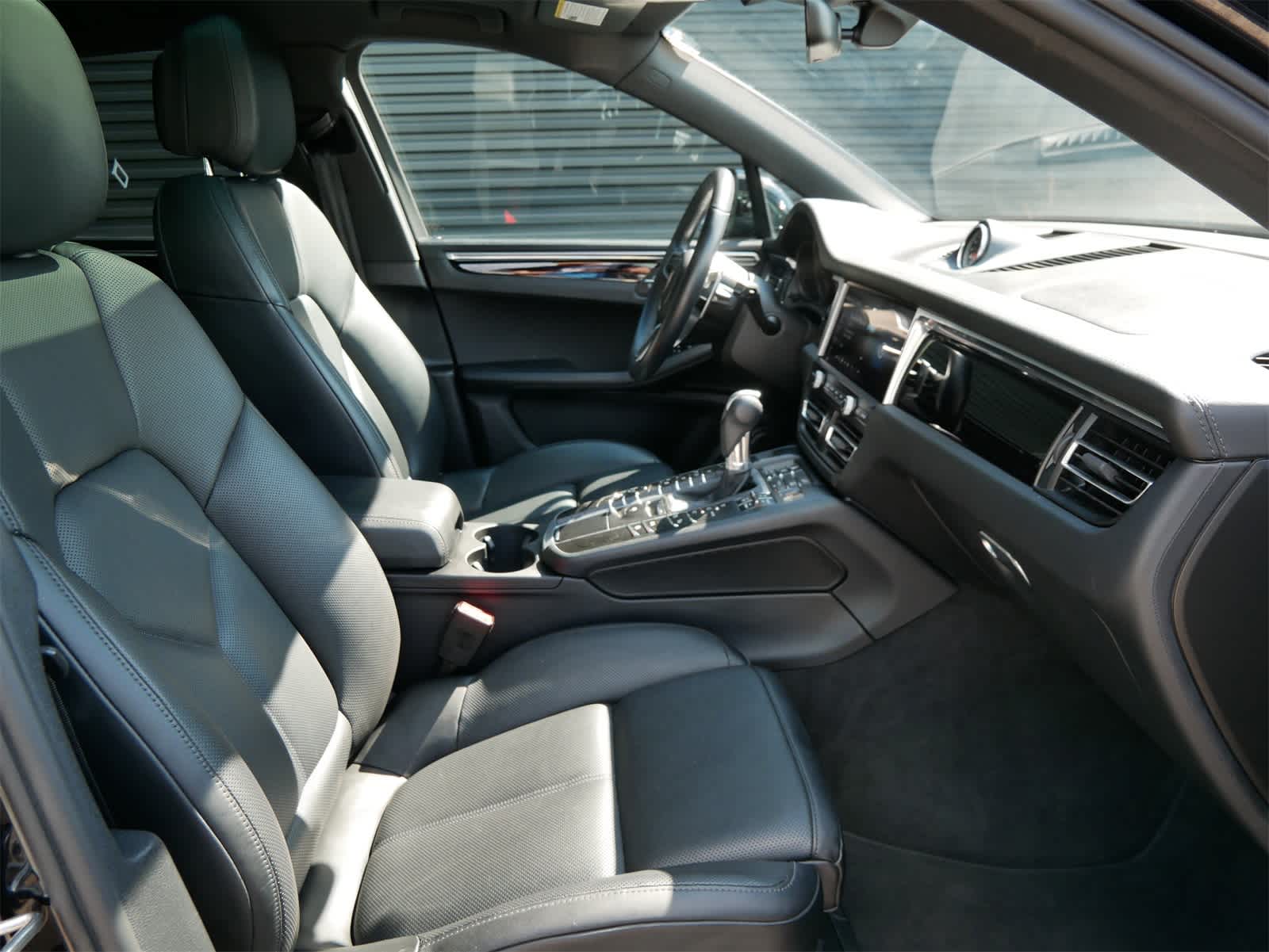 2021 Porsche Macan S photo 25