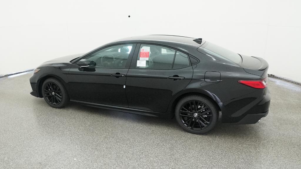 2025 Toyota Camry SE photo 8