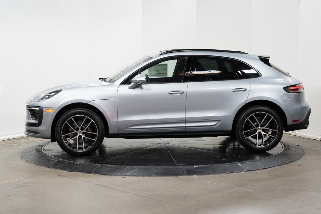 2024 Porsche Macan T photo 2