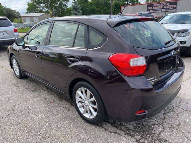 2013 Subaru Impreza 2.0i Premium photo 3