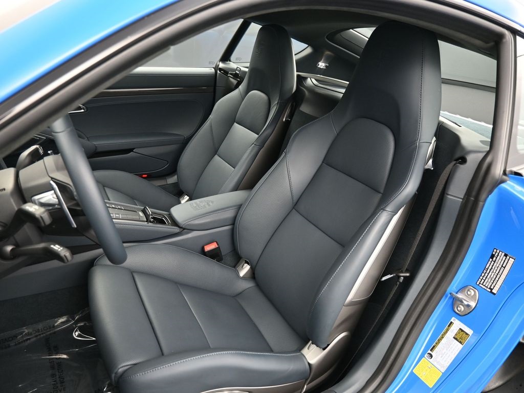 2025 Porsche Cayman GTS 4.0 photo 4