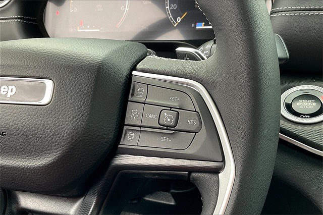 2025 Jeep Grand Cherokee Altitude photo 18