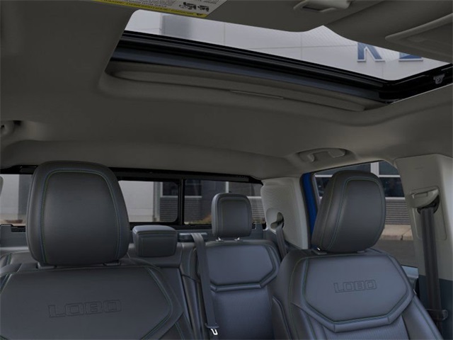2025 Ford Maverick photo 11
