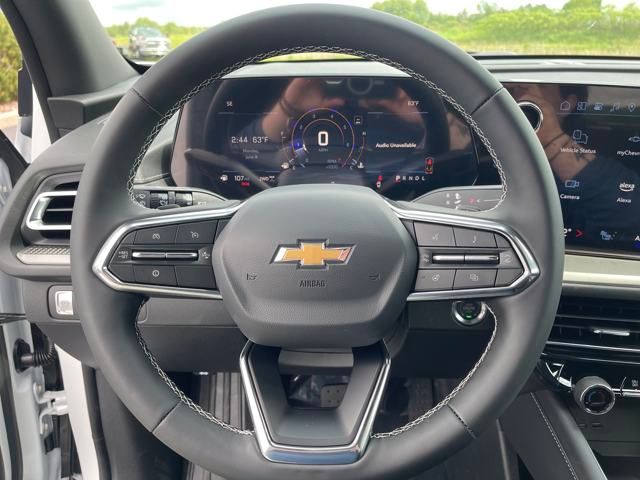 2025 Chevrolet Traverse photo 13