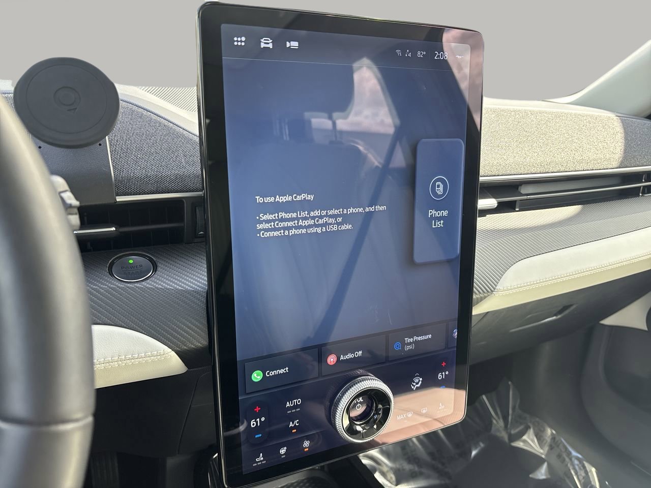 2021 Ford Mustang Mach-E Premium photo 17