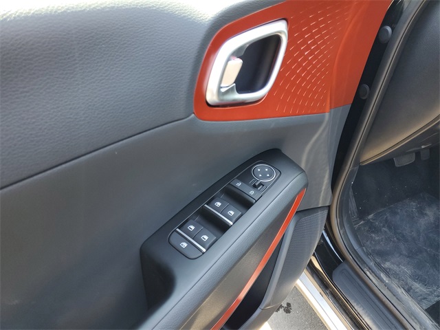 2025 Kia Soul GT-Line photo 7