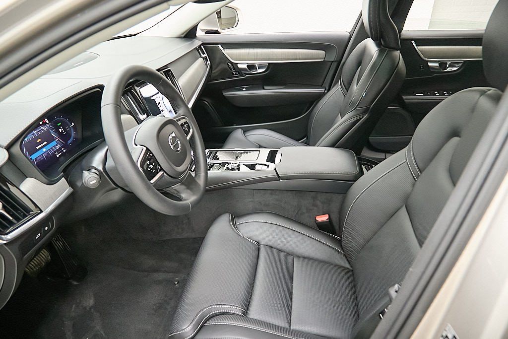 2024 VOLVO S90 - Image 13