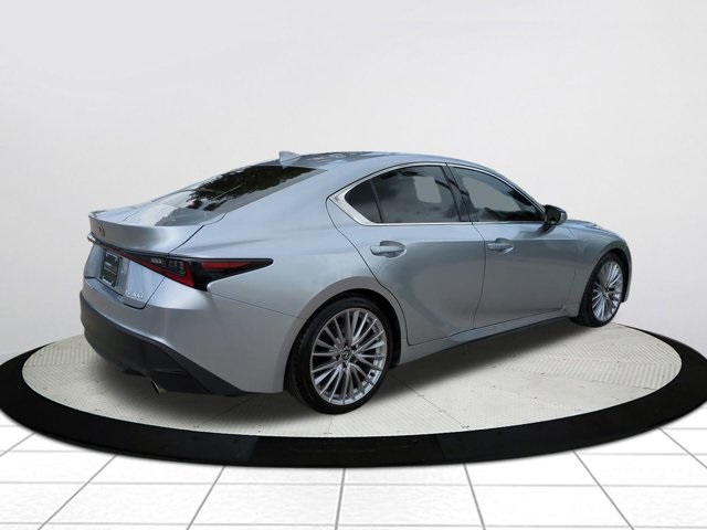 2025 Lexus IS 300 photo 4