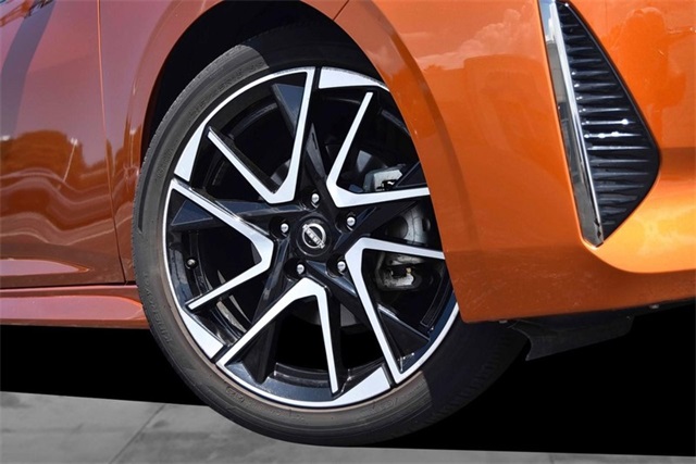 2024 Nissan Sentra SR photo 3