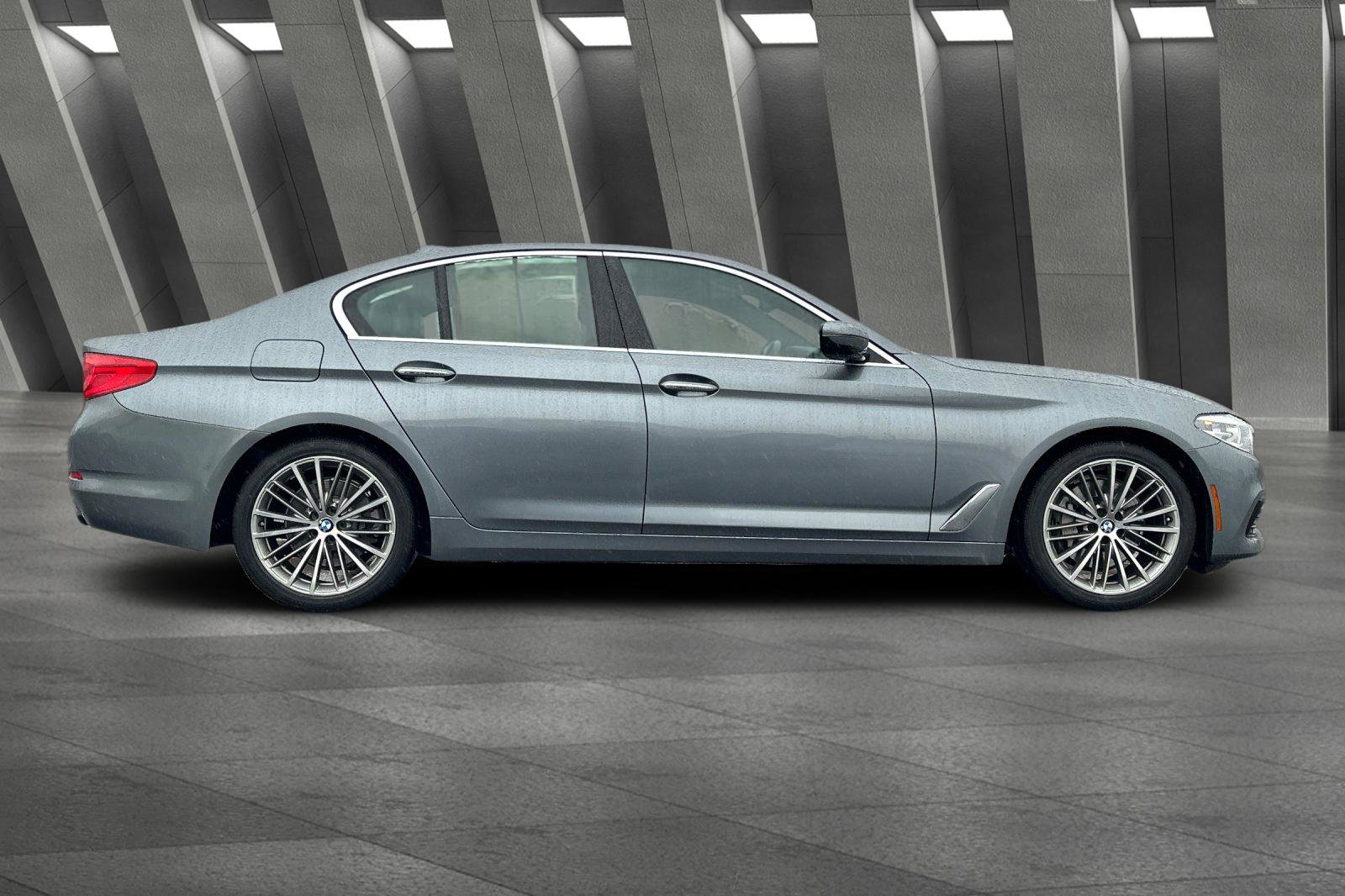 2018 Bmw 530i 5-Series photo 2