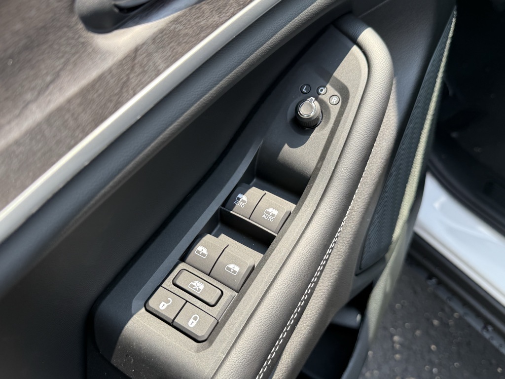 2025 Jeep Grand Cherokee Limited photo 13