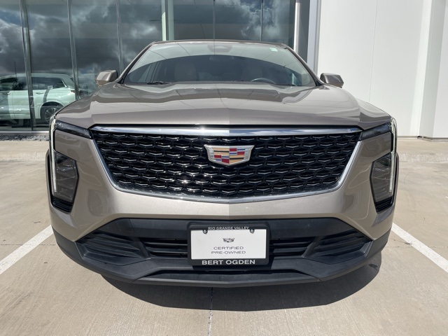2024 Cadillac XT4 Luxury photo 2