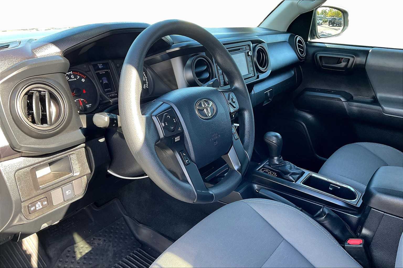 2019 Toyota Tacoma SR 4x4 Double Cab V6 photo 16