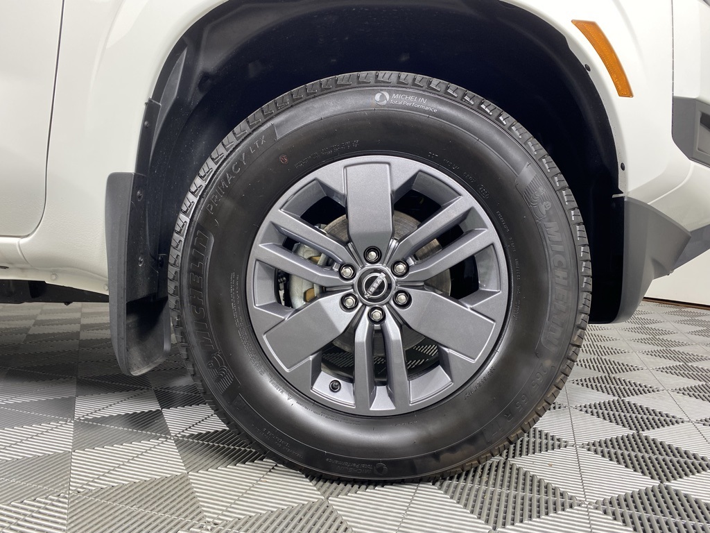 2025 Nissan Frontier SV photo 12