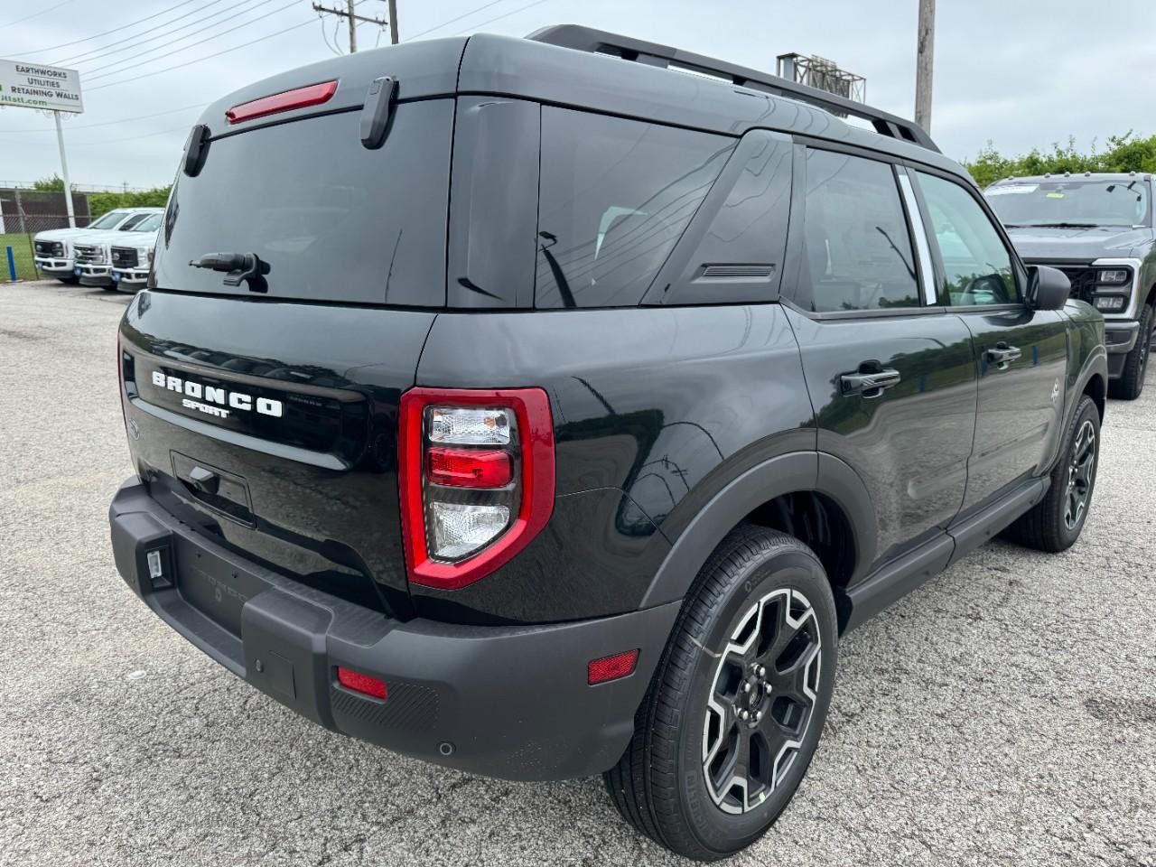 2025 Ford Bronco Sport Outer Banks photo 3