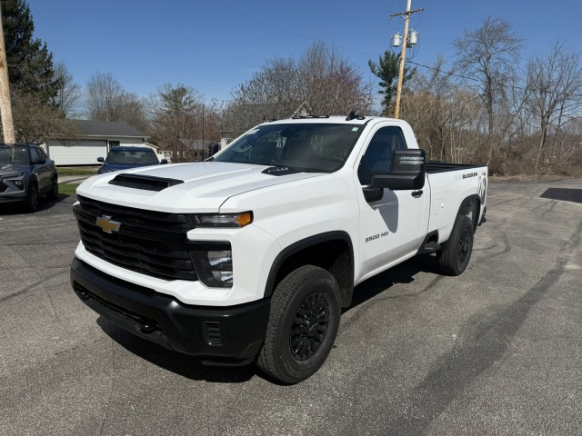 New 2025 Summit White Chevrolet WT image 1