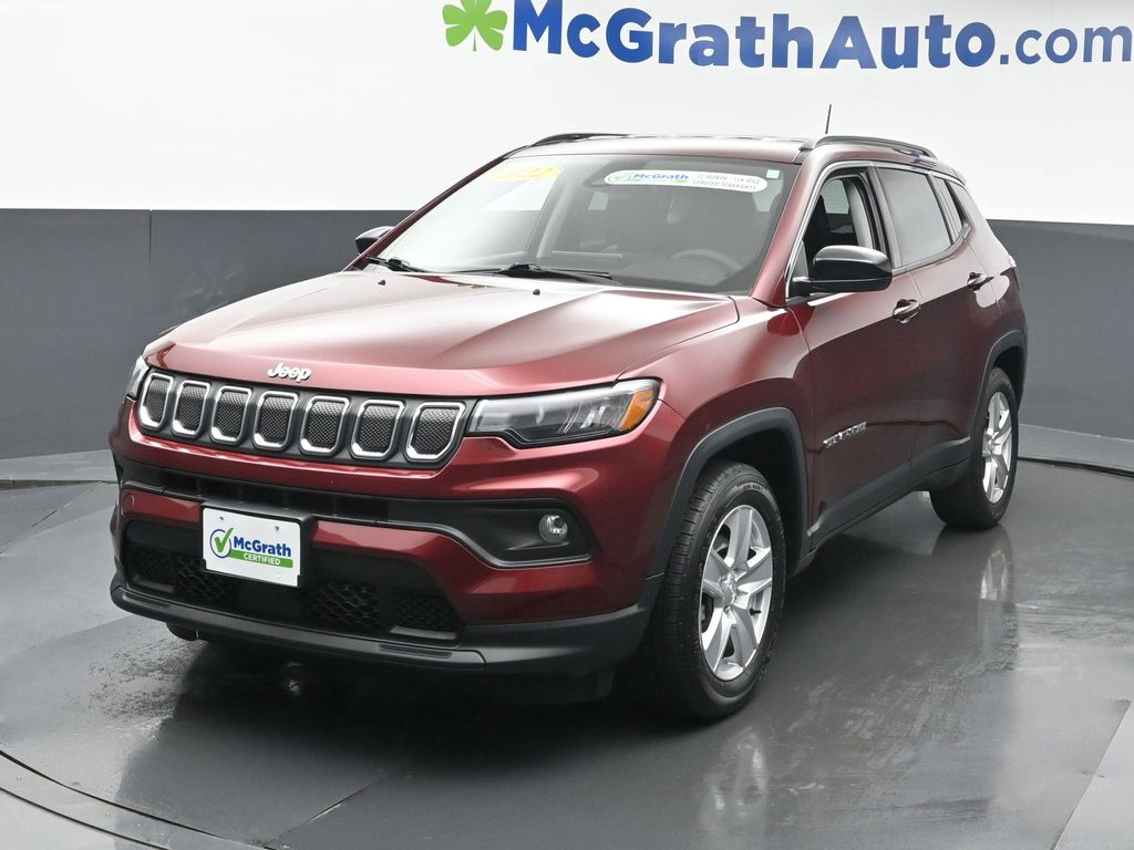2022 Jeep Compass Latitude photo 3