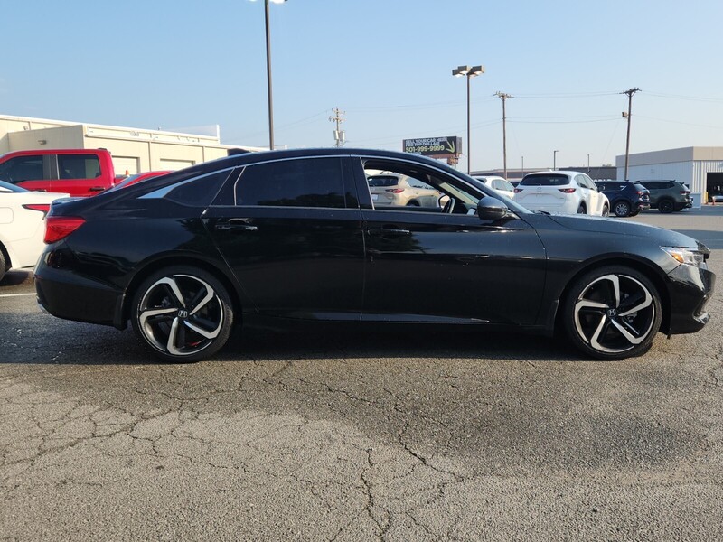 2022 Honda Accord Sport photo 2