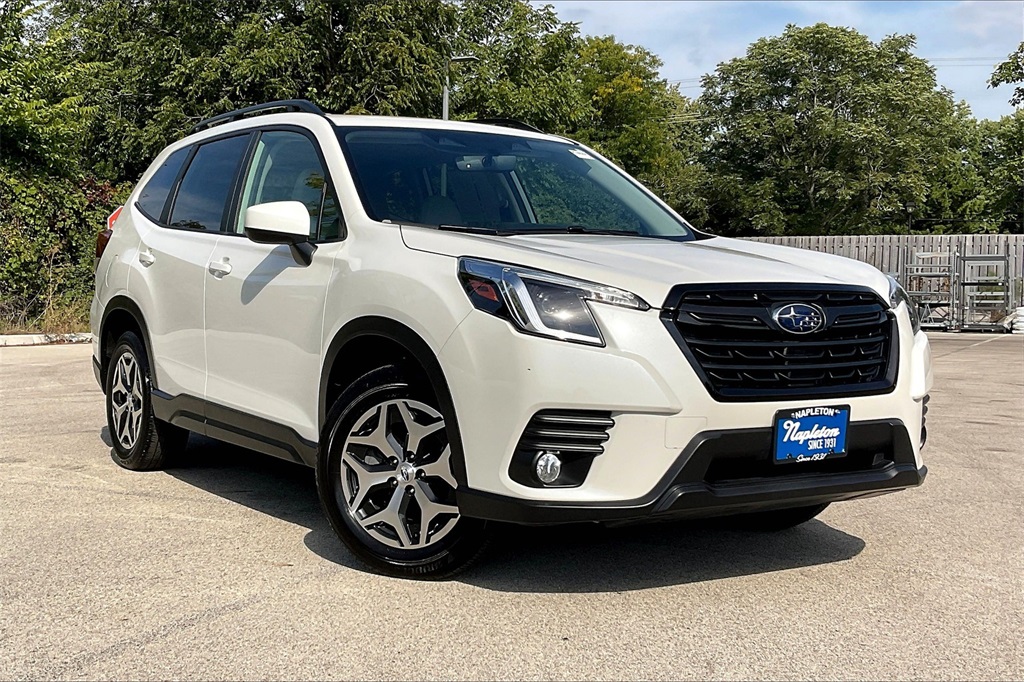 2022 Subaru Forester Premium photo 32