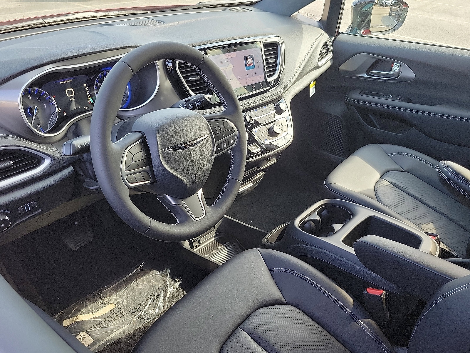 2026 Chrysler Pacifica photo 3