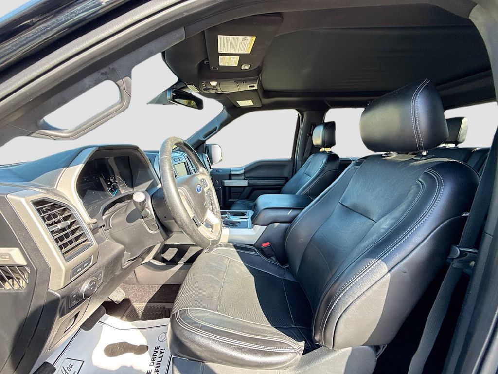 2017 Ford F-150 Lariat photo 18
