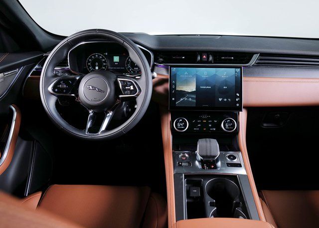 2026 Jaguar F-PACE P250 R-Dynamic S photo 11