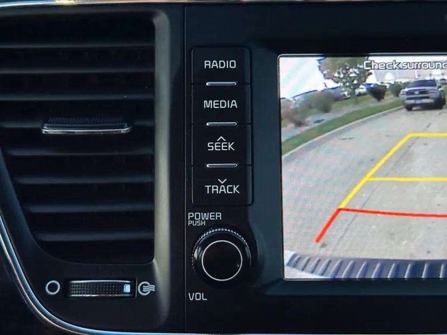 2020 Kia Sedona SX photo 25