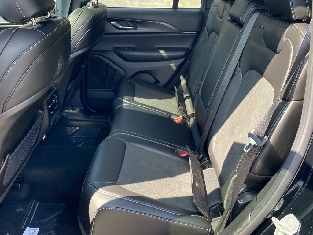 2025 Jeep Grand Cherokee Altitude X photo 10