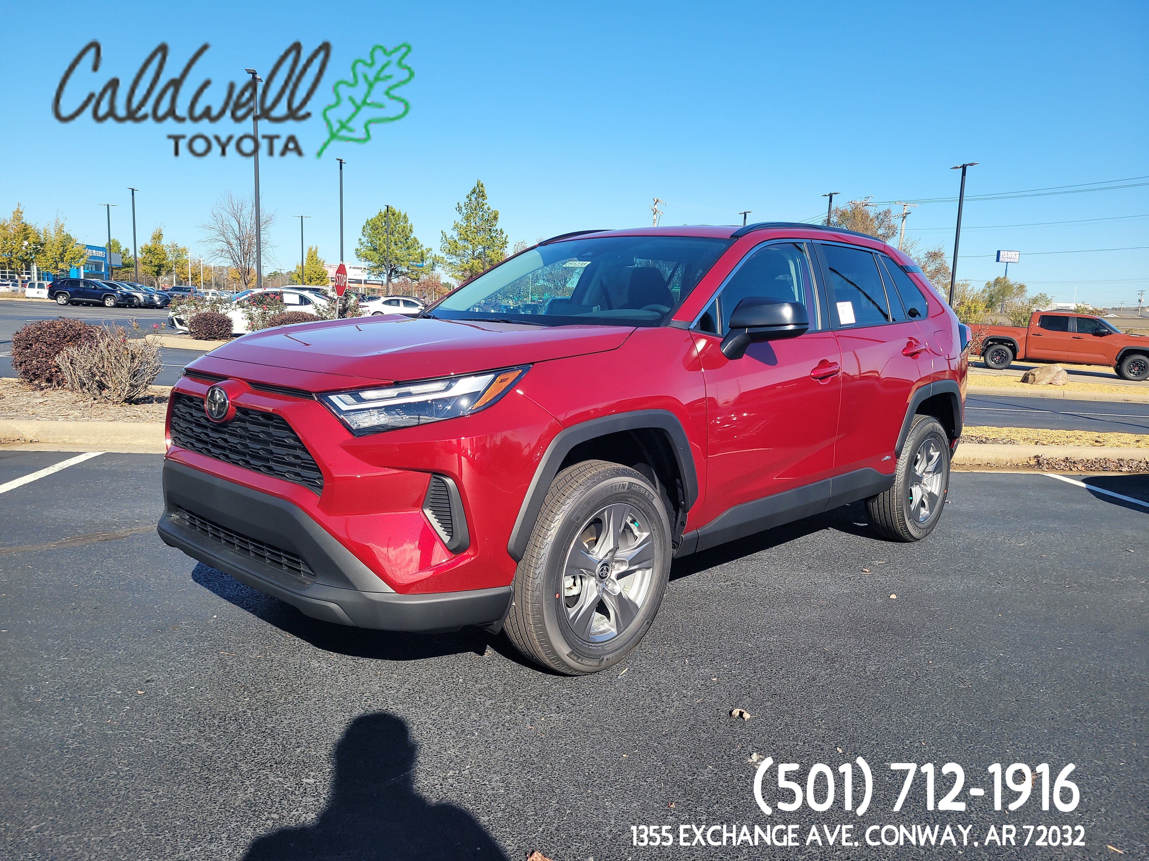 2025 Toyota RAV4 LE's photo