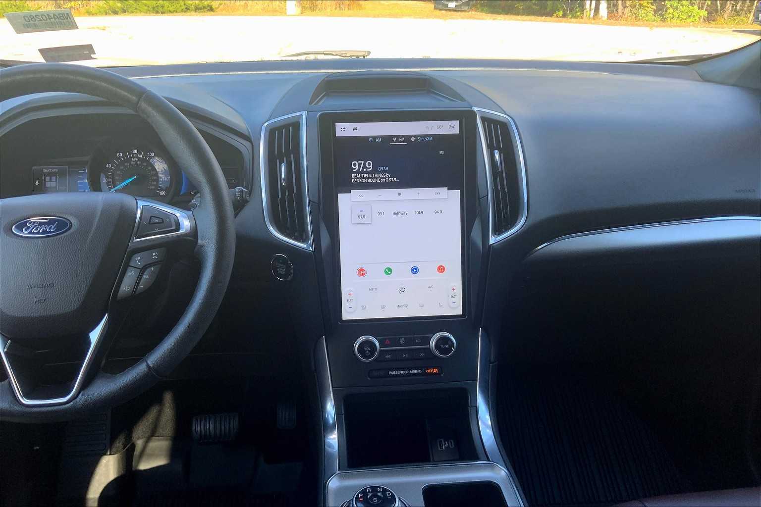 2022 Ford Edge Titanium photo 6