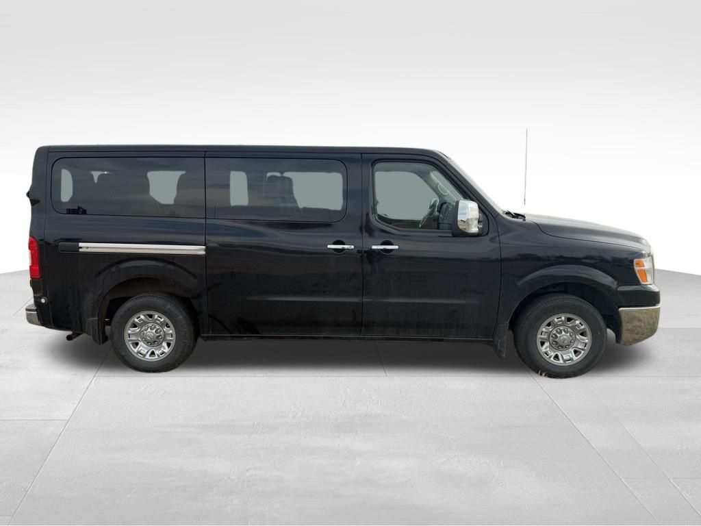2018 Nissan NV3500 photo 2