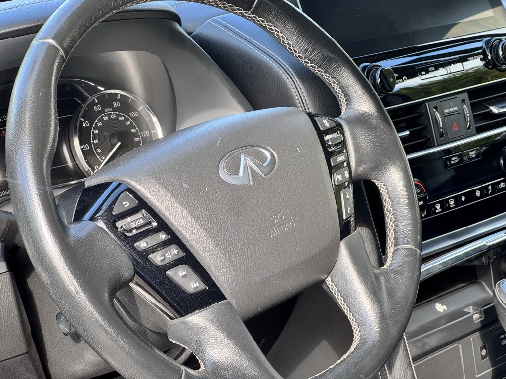 2022 Infiniti QX80 Luxe photo 17